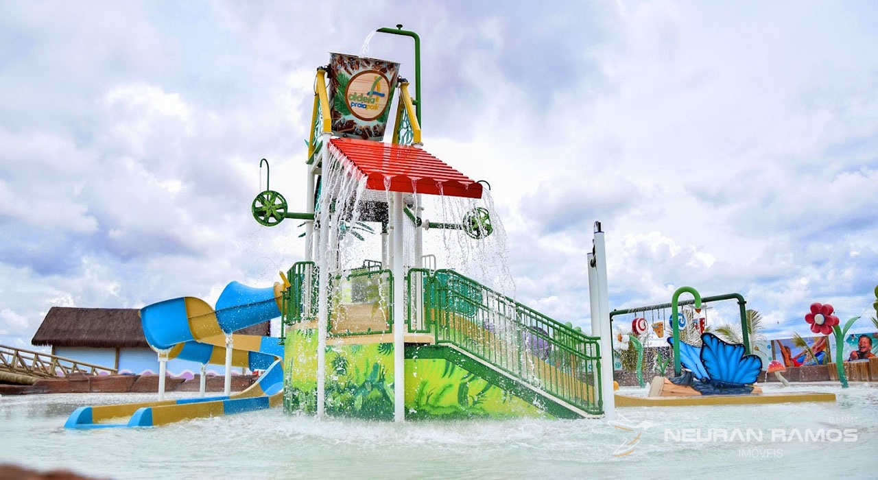 Parque aquático em Salvador: onde se refrescar além das praias